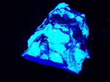 Scheelite fluorescent minerals in Atolia California – Ultraviolet Tools LLC